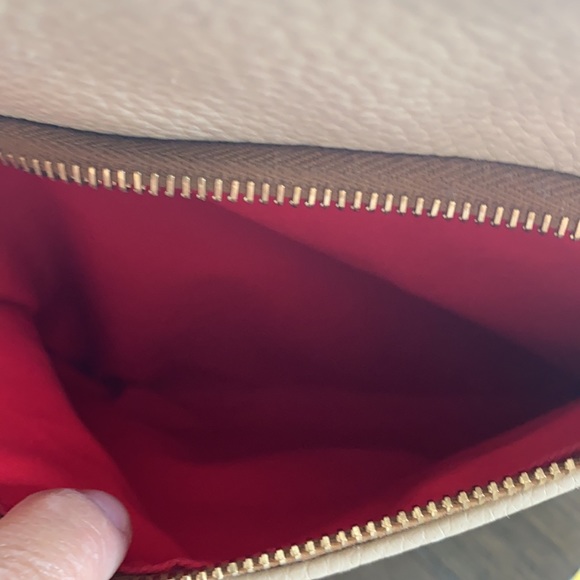 Dooney & Bourke crossbody purse - Picture 3 of 9